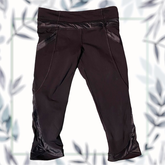 Lululemon 🦋🦋3 for 20! black Capri leggings - Picture 1 of 9